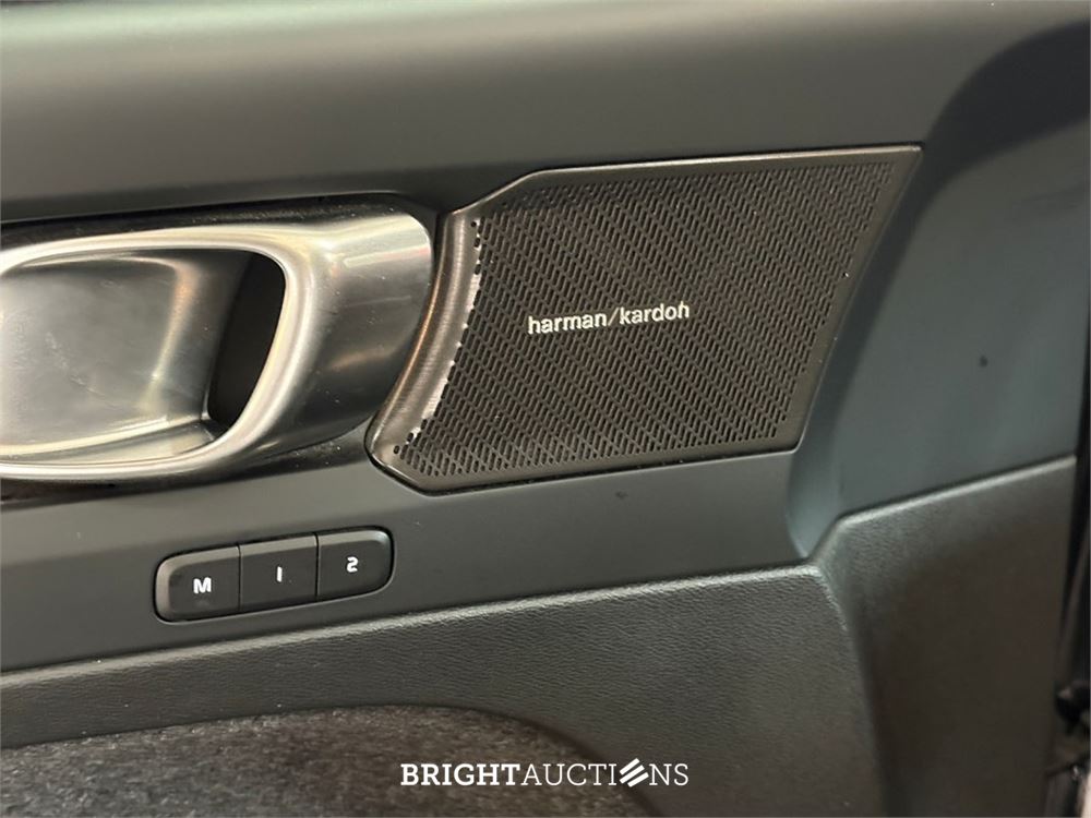 Volvo XC40 T4 Plug-in Hybrid Ultimate Bright 1.5 211pk 2022 (Origineel-NL), R-982-ND
