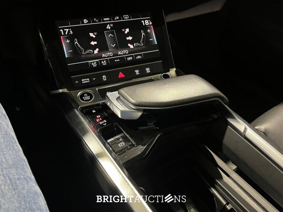 Audi e-tron 55 edition Quattro 95 kWh 408pk 2022 (Origineel-NL), P-016-NL