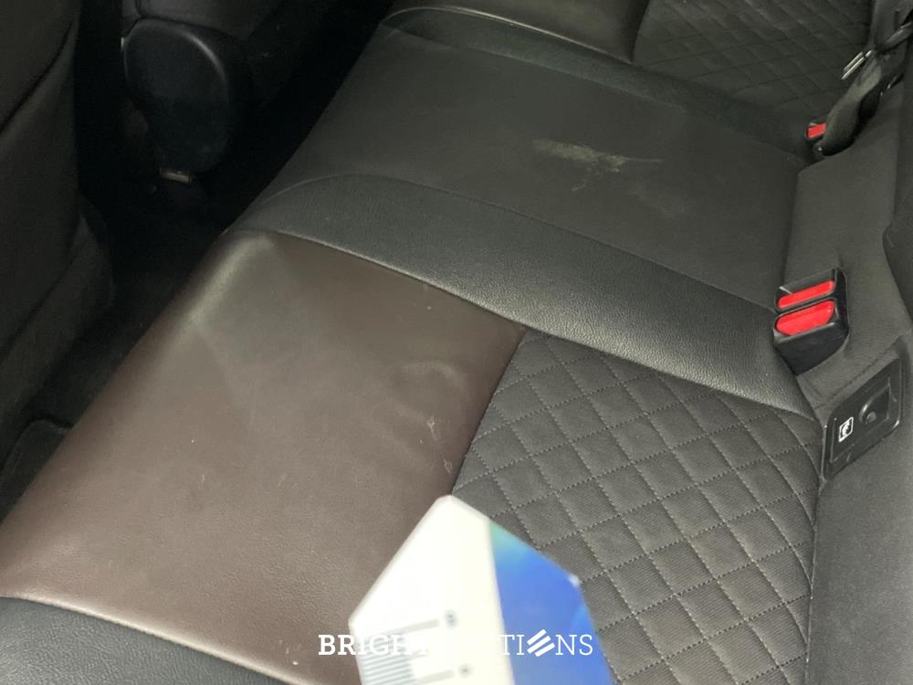 Toyota C-HR Hybrid Executive 1.8 170pk 2017, P-886-JB