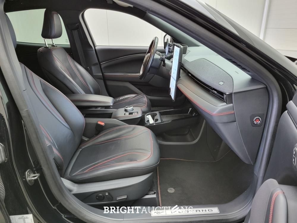 Ford Mustang Mach-E Extended AWD 98 kWh 351pk 2021 (Origineel-NL), N-345-TJ