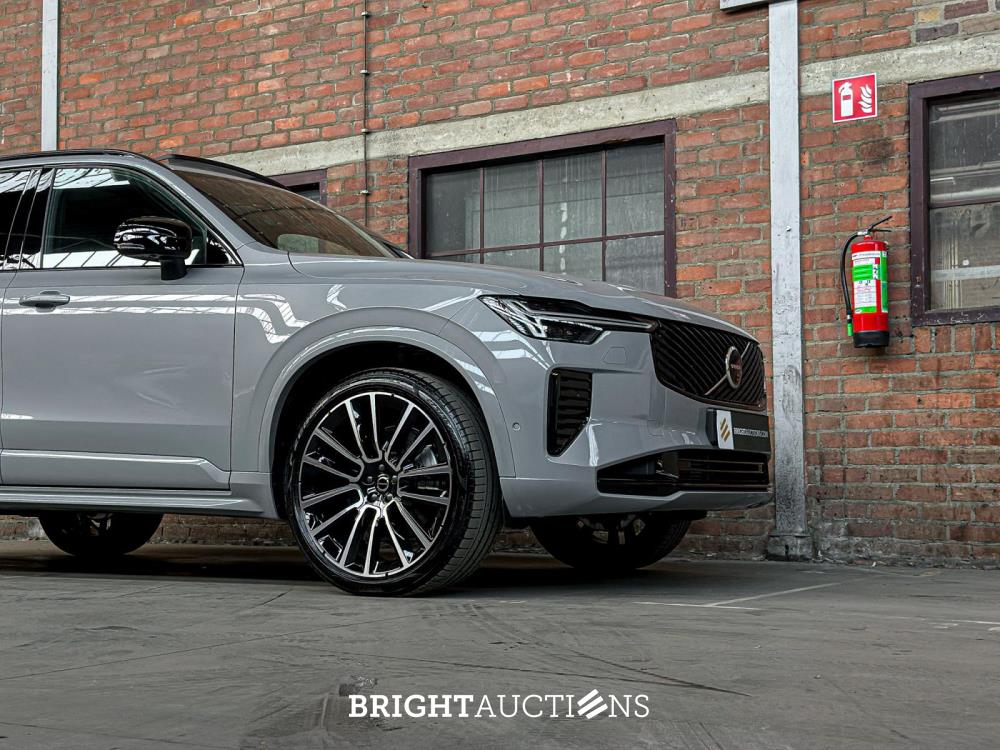 Volvo XC90 T8 AWD Plus Dark 457pk 2025 7-Persoons (1.100 KM) Fabrieksgarantie
