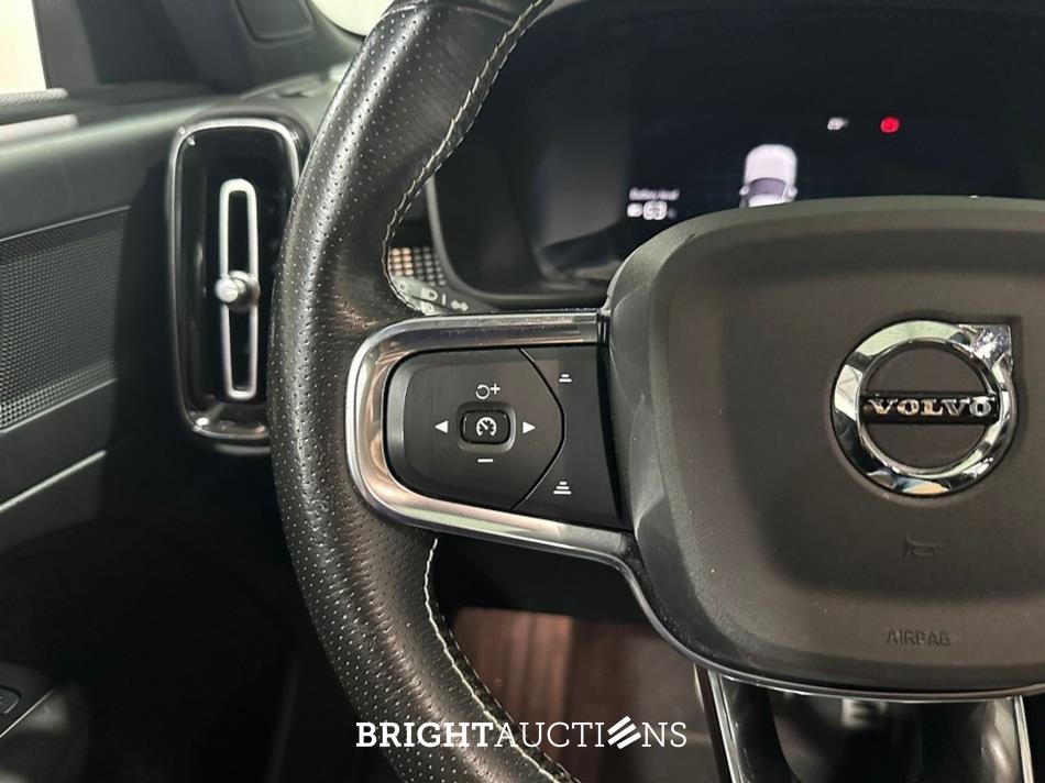 Volvo XC40 Recharge P8 R-Design Warmtepomp AWD 408pk 2021 (Origineel-NL), L-701-DV