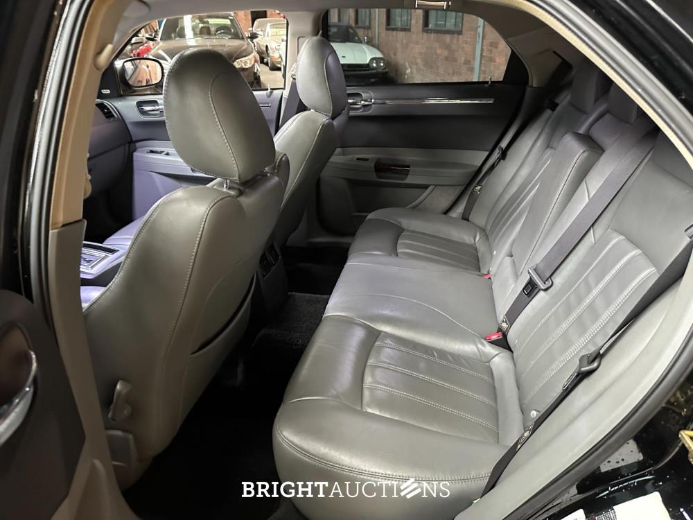 Chrysler 300C HEMI 5.7 V8 340PK 2005 