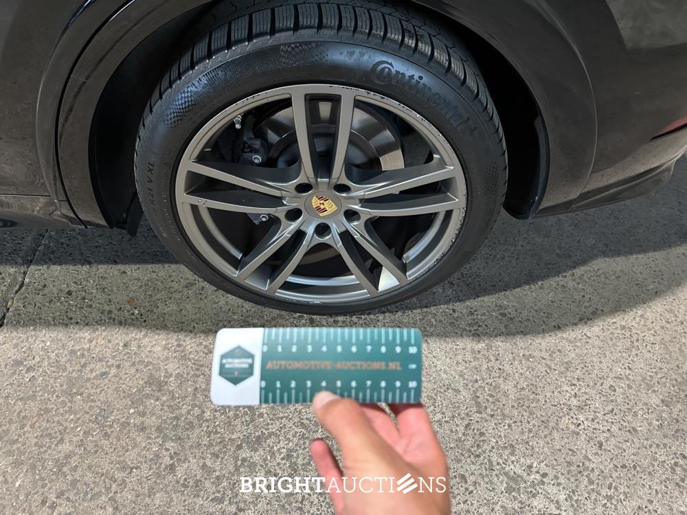 Porsche Cayenne E-Hybrid Platinum Edition 3.0 V6 462pk 2023 (Origineel-NL), NL-kenteken