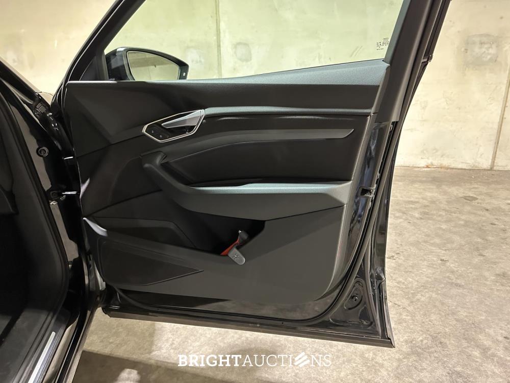 Audi e-tron Sportback 55 Quattro Business edition 95 kWh 408pk 2020 (Origineel-NL + 1e eigenaar), K-601-GZ