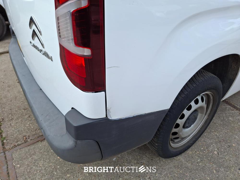 Citroen Berlingo 1.5 BlueHDI Club XL 99 pk 2021, VKR-08-B