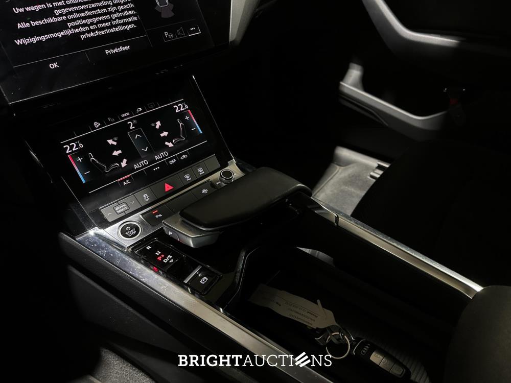 Audi e-tron 55 quattro edition 95 kWh 408pk 2020 (Origineel-NL + 1e eigenaar), K-077-BL