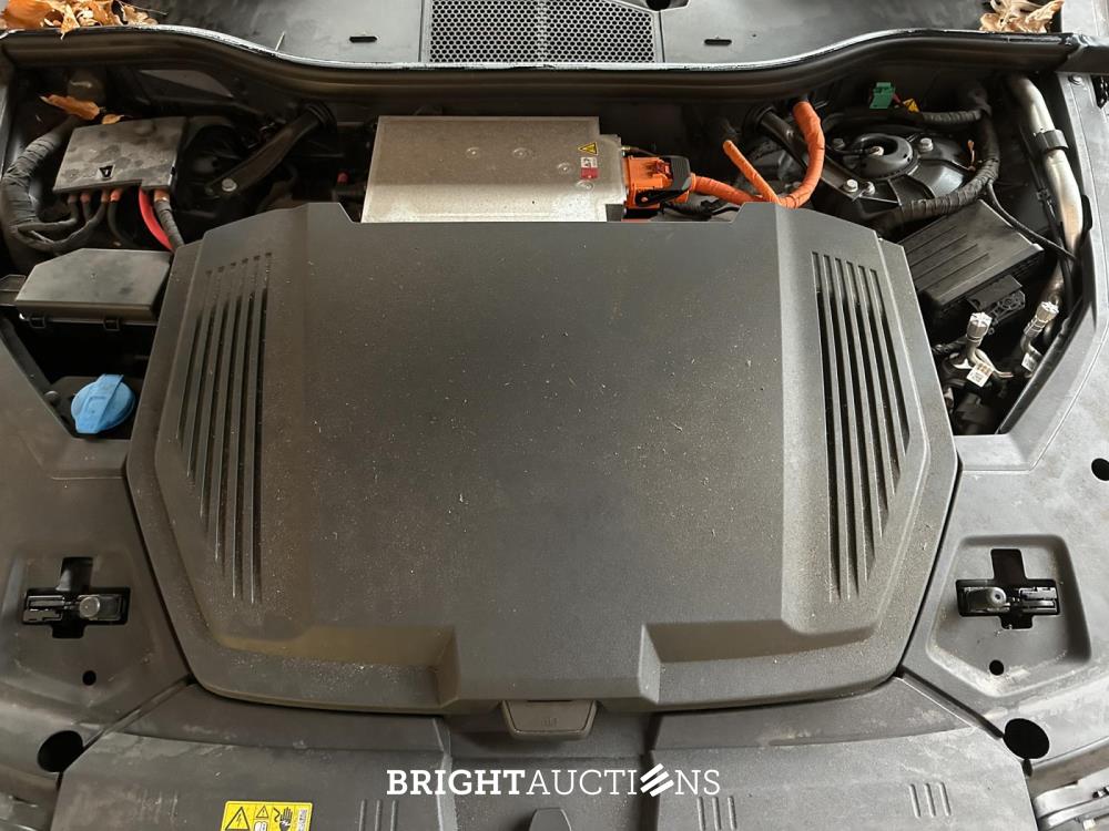 Audi e-tron 55 quattro Business edition 95 kWh 408pk 2020 (Origineel-NL+1e eigenaar), K-611-KJ