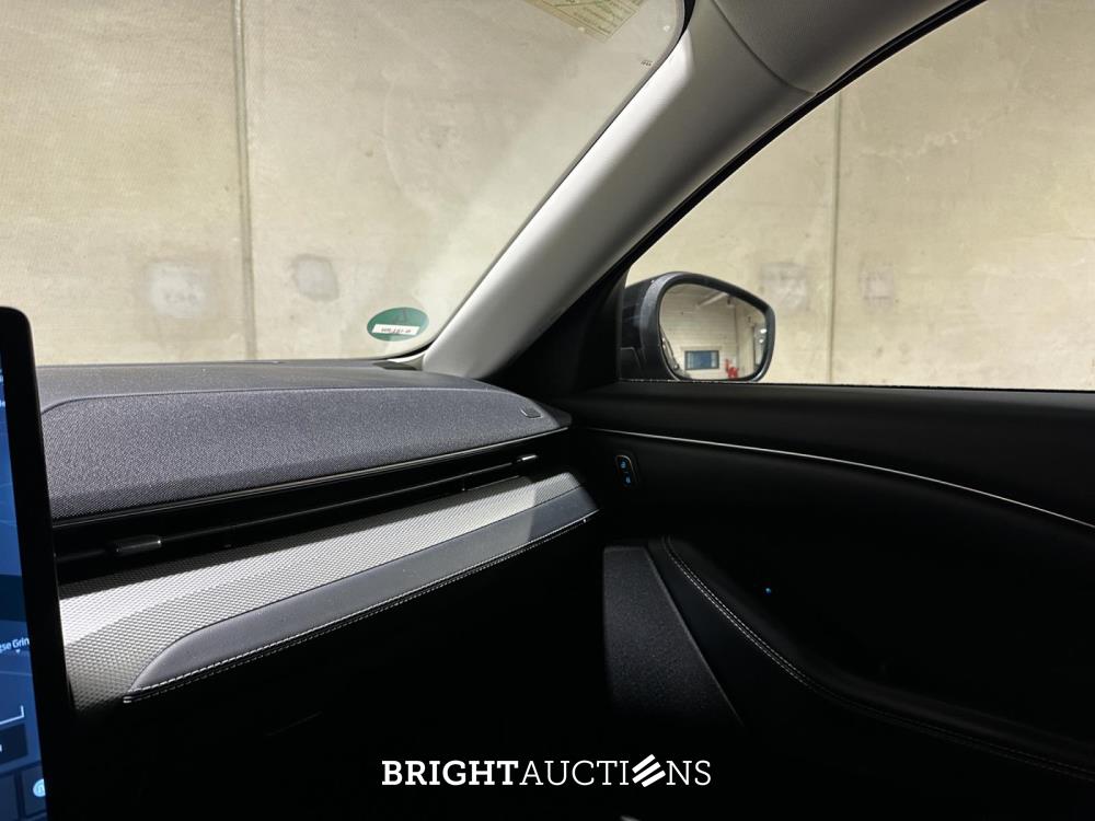 Ford Mustang Mach-E RWD 75 kWh 269pk 2021 (Origineel-NL + 1e Eigenaar), N-181-RH