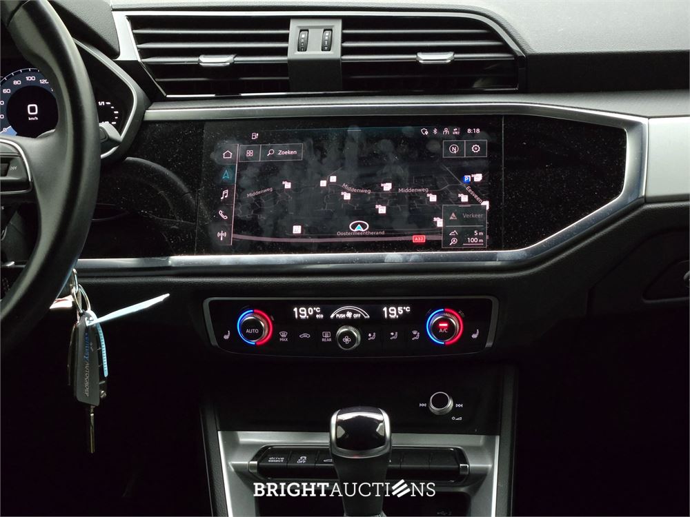 Audi Q3 45 e Advanced edition TFSI 266pk 2022 (Origineel-NL), R-270-FF