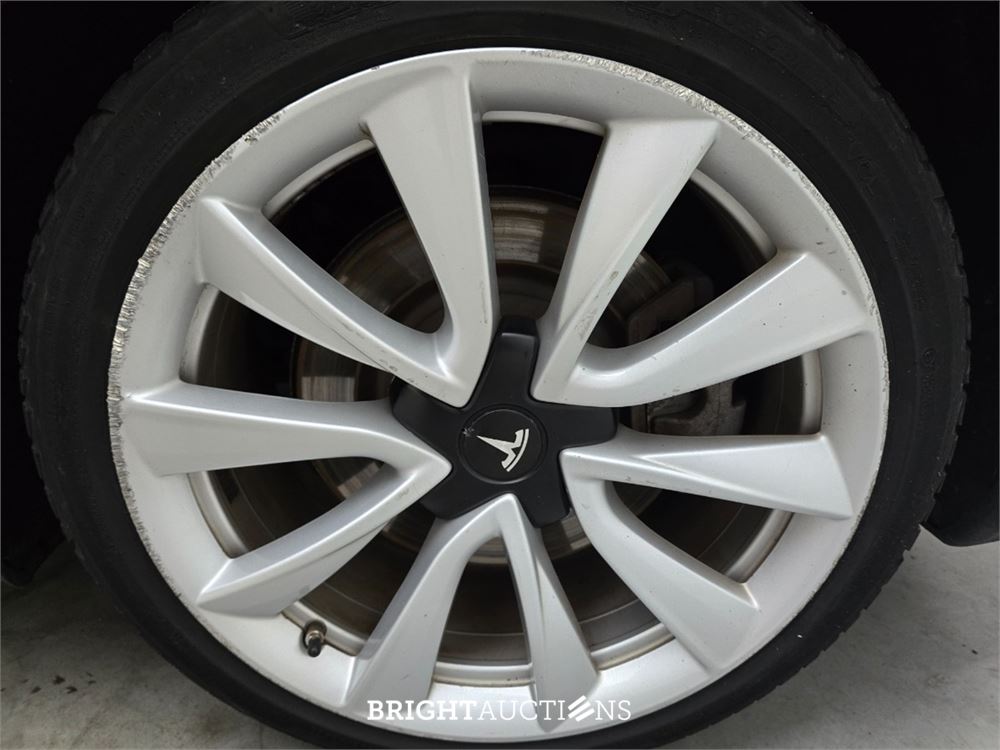 Tesla Model 3 Standard RWD Plus 60 kWh 238pk 2019 (Origineel-NL), G-349-DS