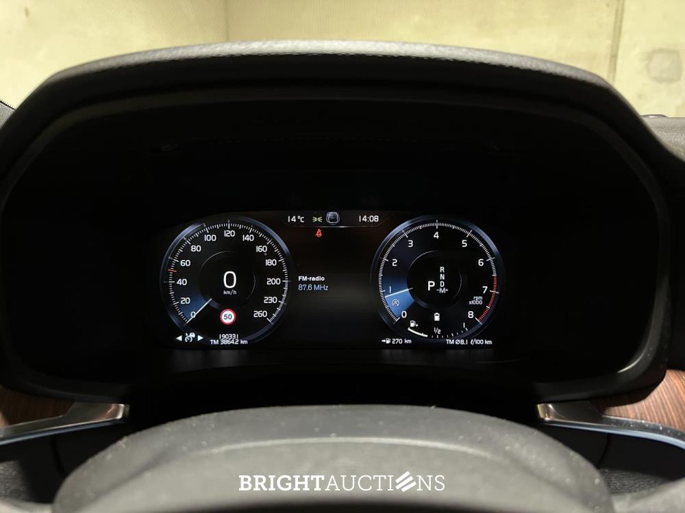 Volvo V60 Cross country Soft Hybride 2.0 B5 AWD pro 261pk 2020 (Origineel-NL), J-188-VT