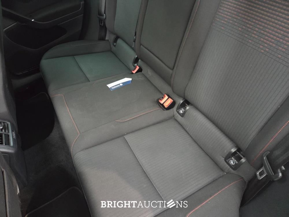 Volkswagen Golf Highline Business R 1.5 TSI 150pk 2017, GZG-30-F