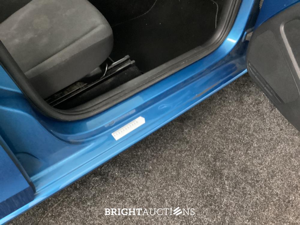 Volkswagen up! BMT move up! 1.0 60pk 2017 (Origineel-NL), KT-455-T