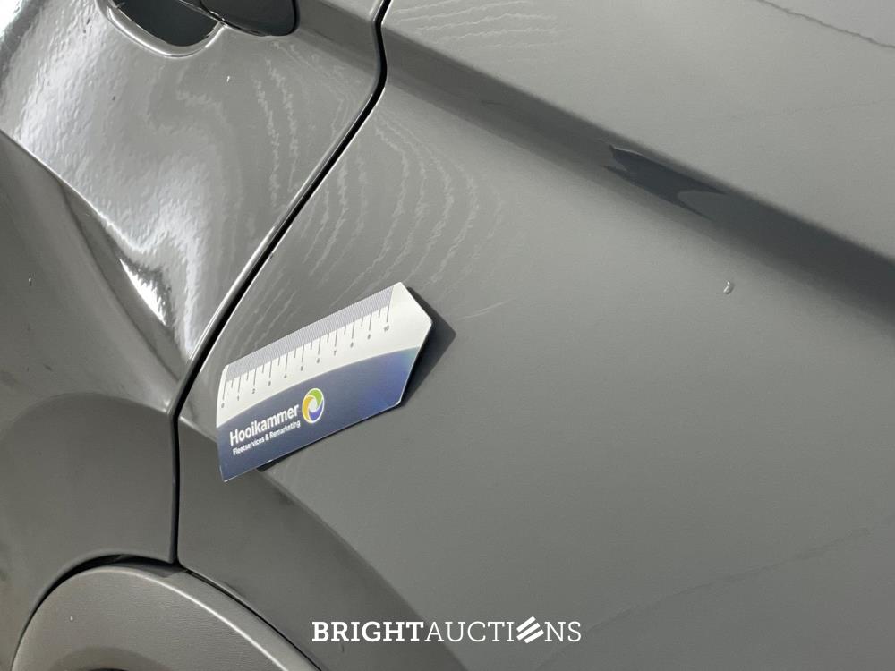 Volkswagen Tiguan eHybrid R-Line Business 1.4 TSI 265pk 2022 (Origineel-NL), P-225-HR