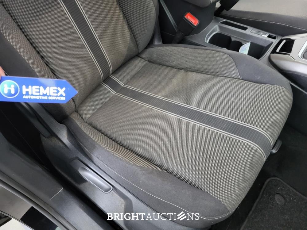 Volkswagen T-Roc Business 1.5 TSI 150pk 2021 (Origineel-NL), L-253-HG