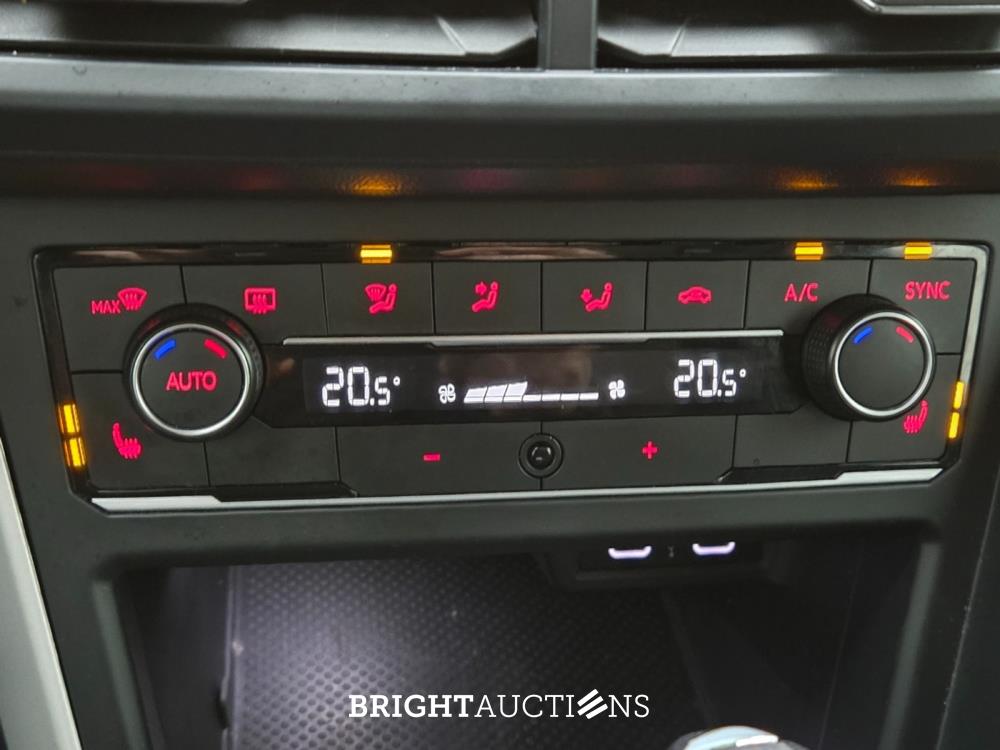 Volkswagen Polo Highline Business R 1.0 TSI 110pk 2021, T-090-FZ
