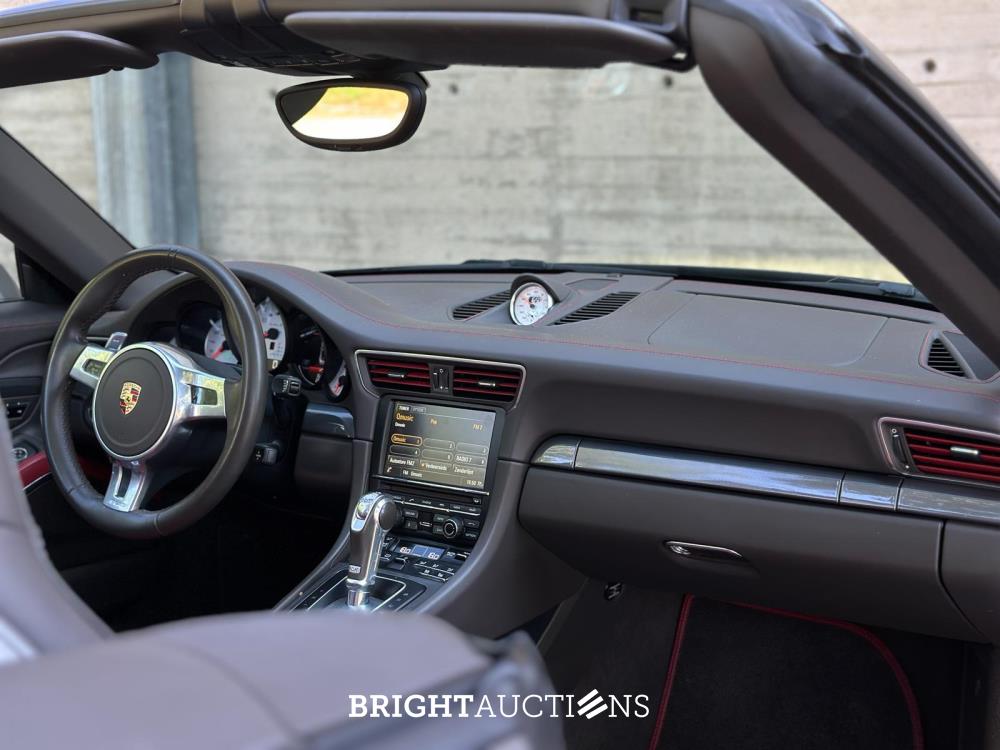 Porsche 911 991 Turbo S 3.8 6-cilinder Cabrio 560pk 2014 (Origineel-NL), NL-kenteken