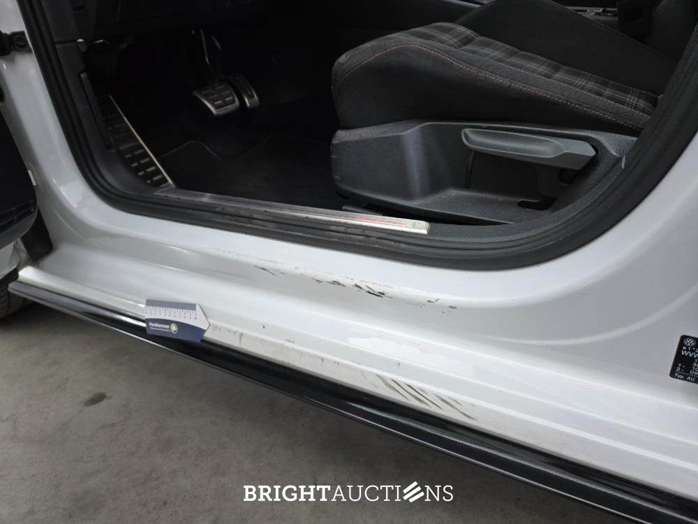 Volkswagen Golf GTI Performance 2.0 TSI 245pk 2017, L-416-LR