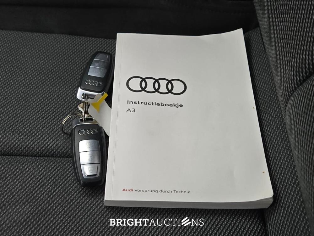 Audi A3 Limousine 30 Business edition TFSI 110pk 2021 (Origineel-NL), K-808-PJ
