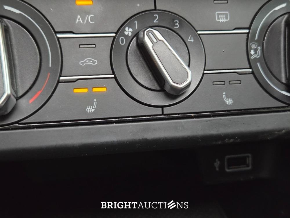 Volkswagen Polo GTI 2.0 TSI 200pk 2018, R-943-GD