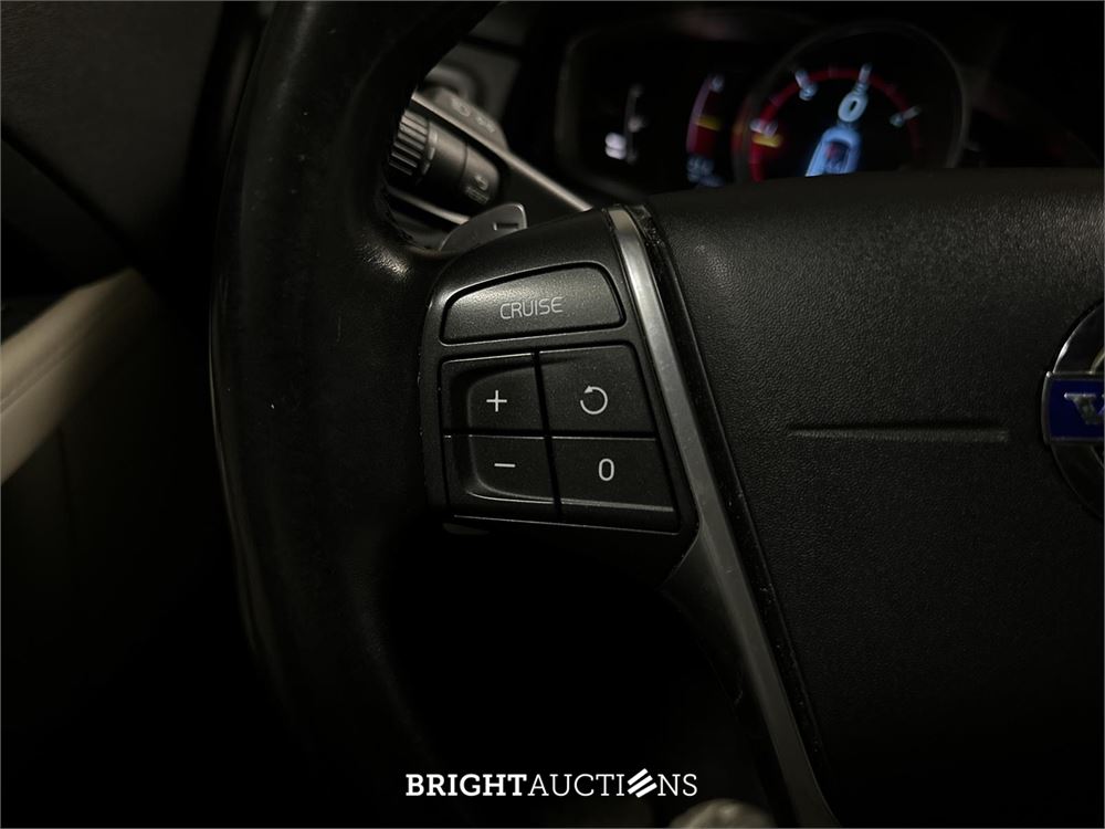 Volvo XC70 2.0 D4 FWD Momentum 181pk 2014 (Origineel-NL) Automaat, 2-XLB-00