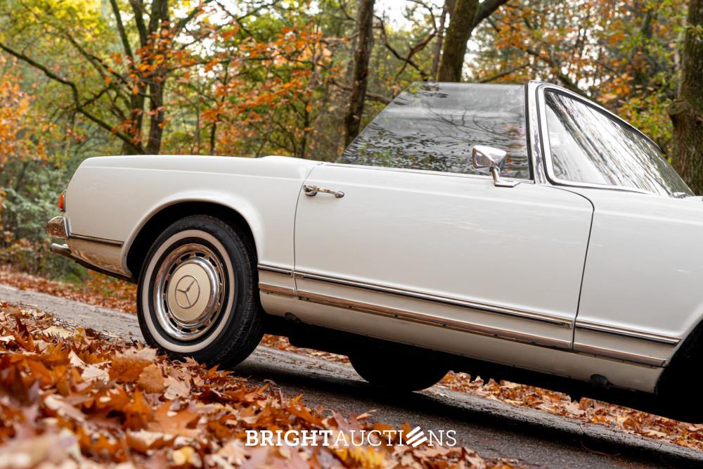 Mercedes-Benz 280 SL Pagode – Handgeschakeld – EU-uitvoering – 2.8 liter zes-in-lijn. 