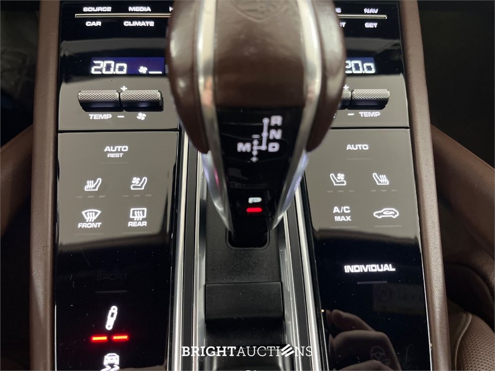 Porsche Cayenne Turbo S Coupé E-Hybrid 4.0 685pk 2020, L-420-LH