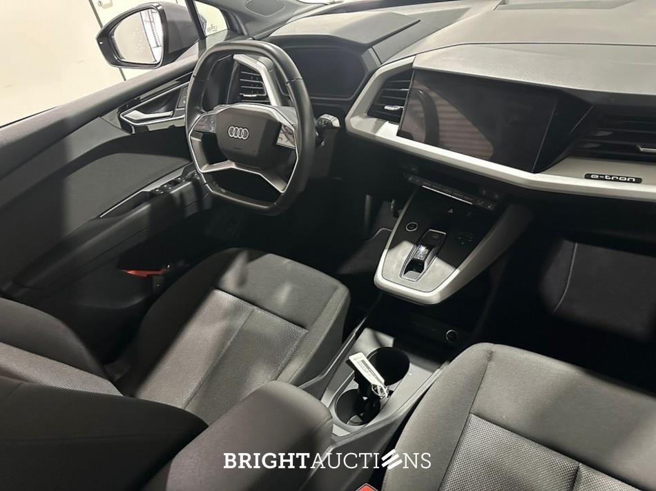 Audi Q4 35 Launch Edition 55 kWh 170pk 2021 (Origineel-NL), N-506-XJ