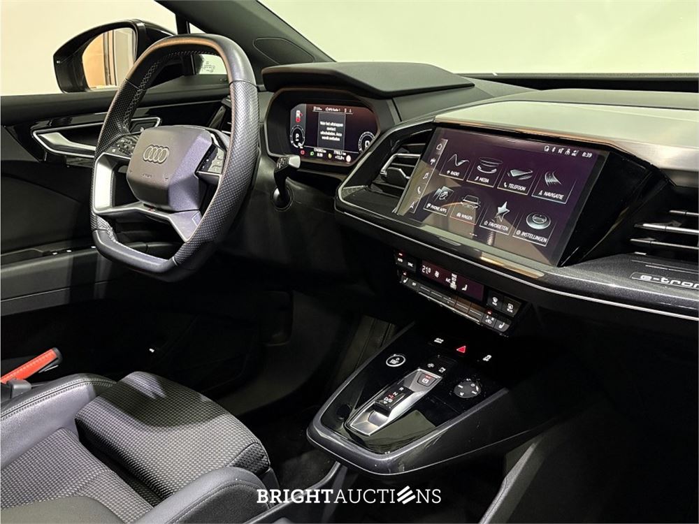 Audi Q4 40 S edition 77 kWh 2022 (Origineel-NL), R-864-KR
