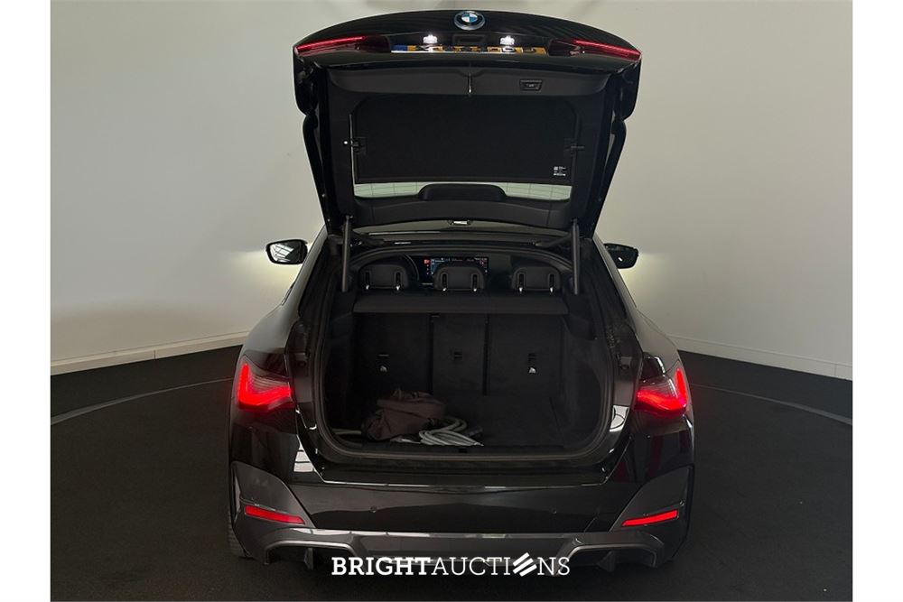 BMW i4 eDrive35 70 kWh 2023 (Origineel-NL), X-963-DD