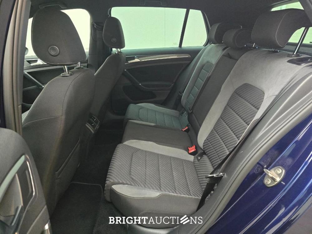 Volkswagen Golf Highline Business R 1.5 TSI 150pk 2018, X-726-KS