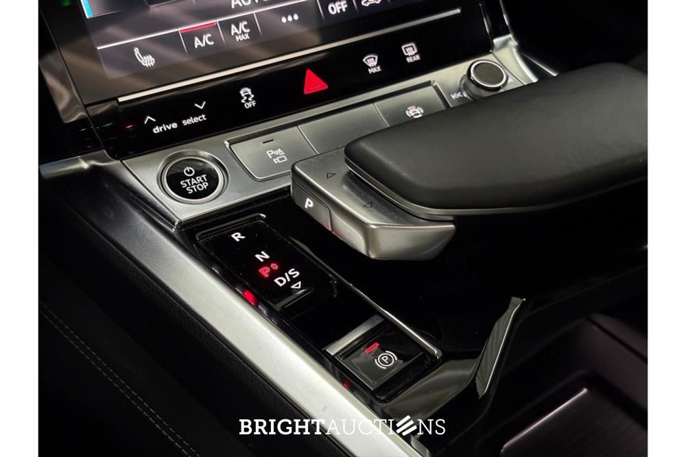 Audi e-tron 55 S edition Quattro 95 kWh 408pk 2021 (Origineel-NL), L-559-DX