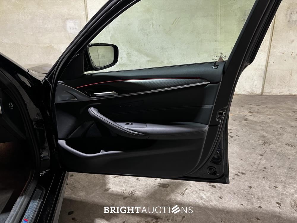 BMW 520i Touring High Executive Edition M-Sport 184pk 2021 (Origineel-NL) 5-Serie G31, L-194-JX