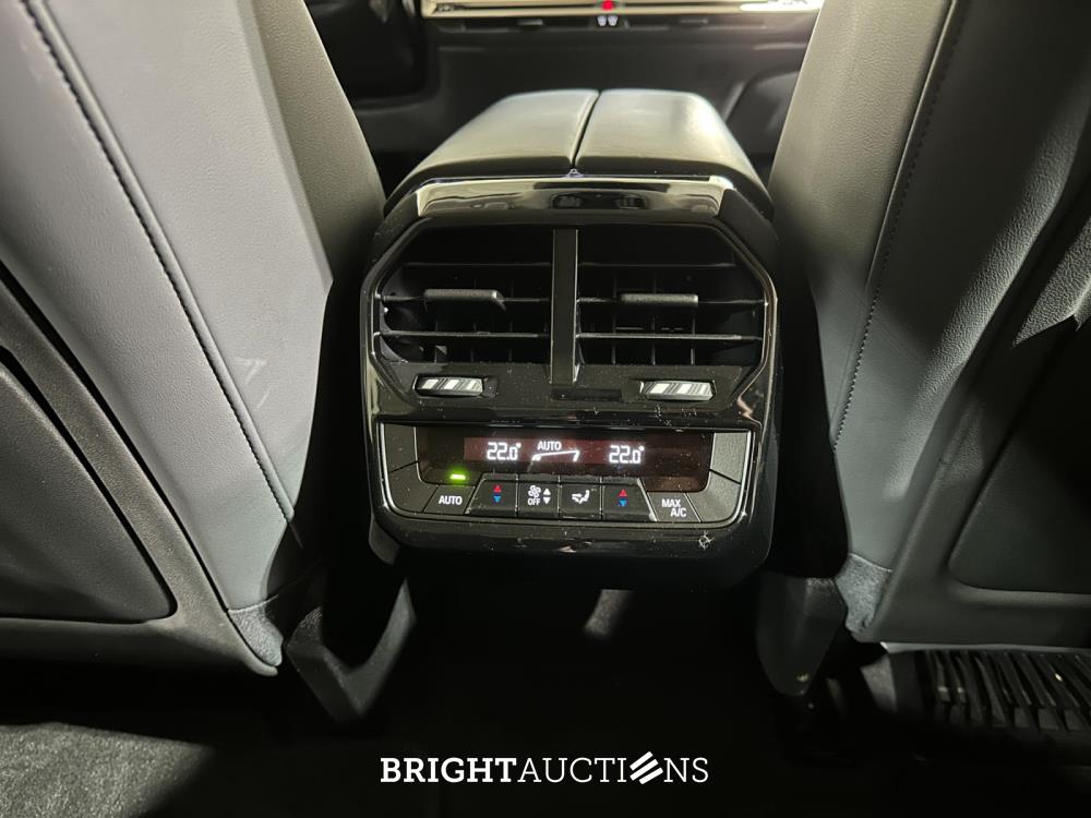 BMW iX xDrive40 Executive 77 kWh 326pk 2023 (Origineel-NL), T-756-HD