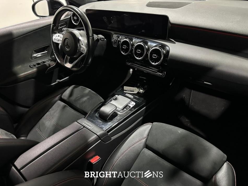 Mercedes-Benz A200 Business Solution AMG 163pk 2019 (Origineel-NL) A-Klasse, XH-436-L