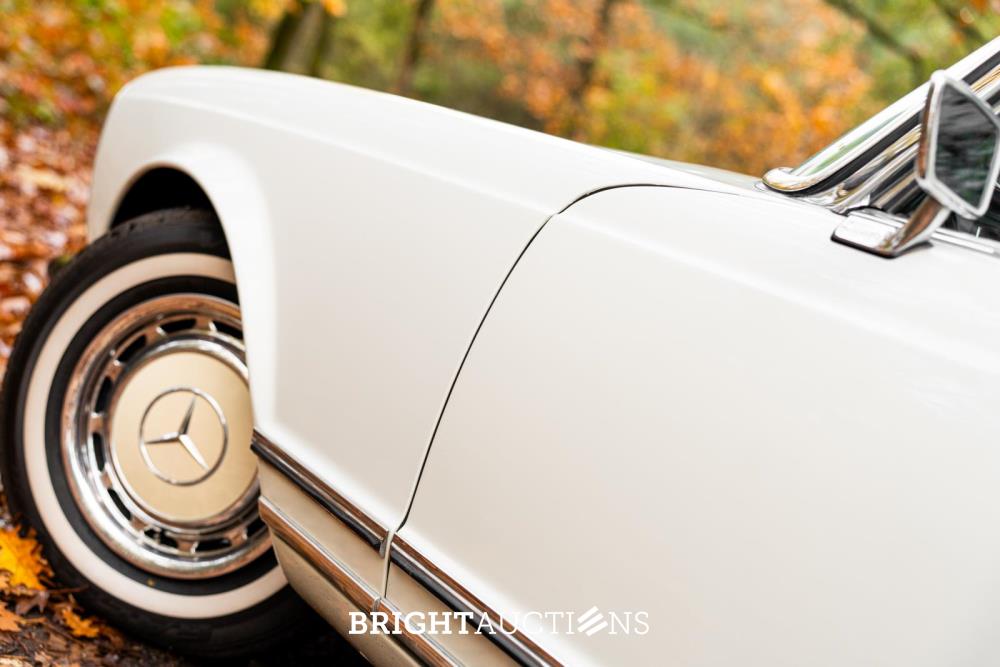 Mercedes-Benz 280 SL Pagode – Handgeschakeld – EU-uitvoering – 2.8 liter zes-in-lijn. 