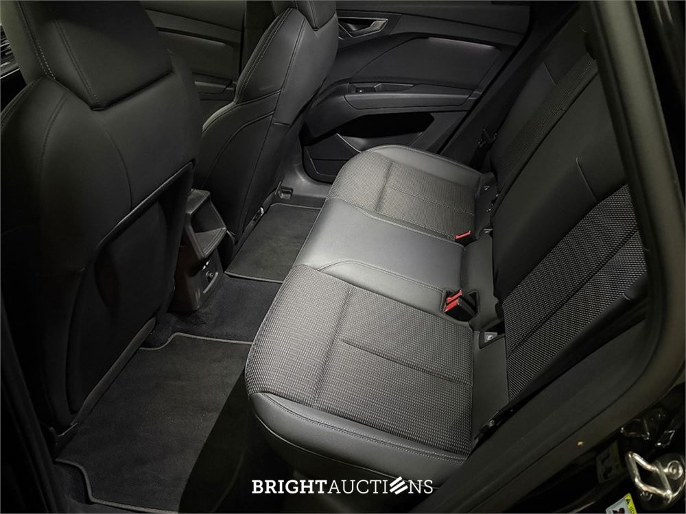 Audi Q4 40 S edition 77 kWh 2022 (Origineel-NL), R-864-KR