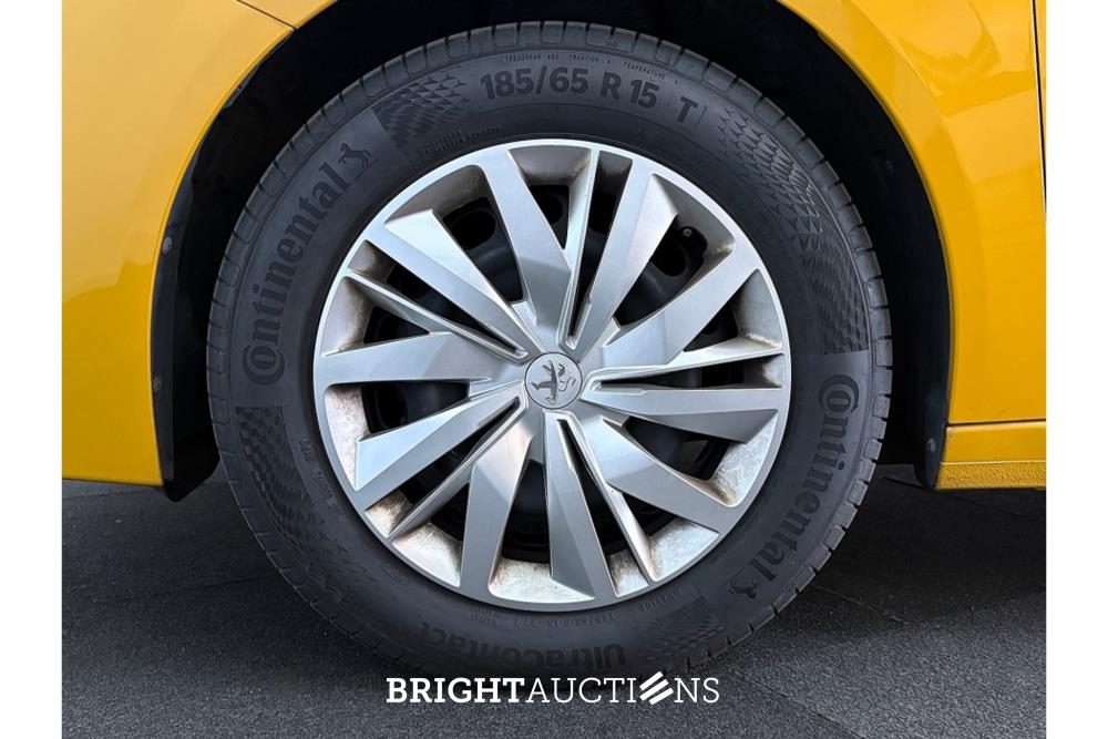 Peugeot 208 Like 1.2 PureTech 74pk 2022 (Origineel-NL), P-876-FX