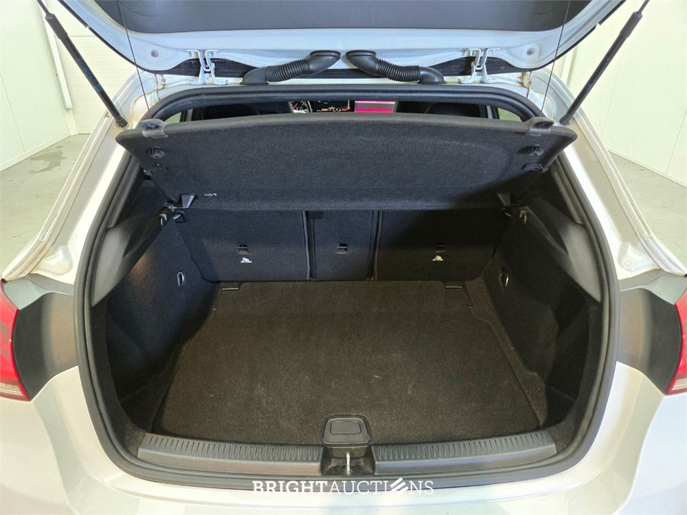Mercedes-Benz A200 Business Solution AMG 163pk 2019 (Origineel-NL) A-klasse, XJ-315-N