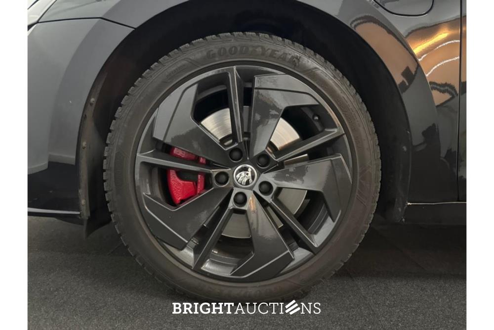 Škoda Octavia Combi RS iV PHEV Business 1.4 TSI 258pk 2021 (Origineel-NL), N-280-KK