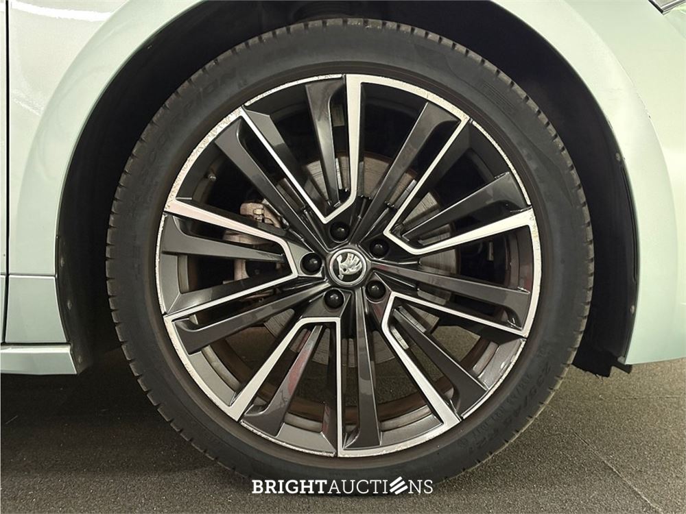 Škoda Enyaq 60 Founders Edition Silver 2021 (Origineel-NL), N-951-LB
