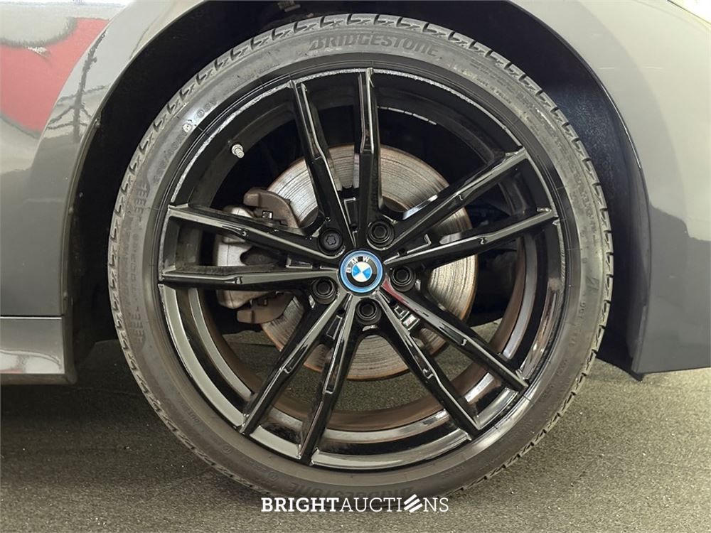 BMW 320e Touring M Sport 272pk 2022 (Origineel-NL) 3-Serie, R-267-NT