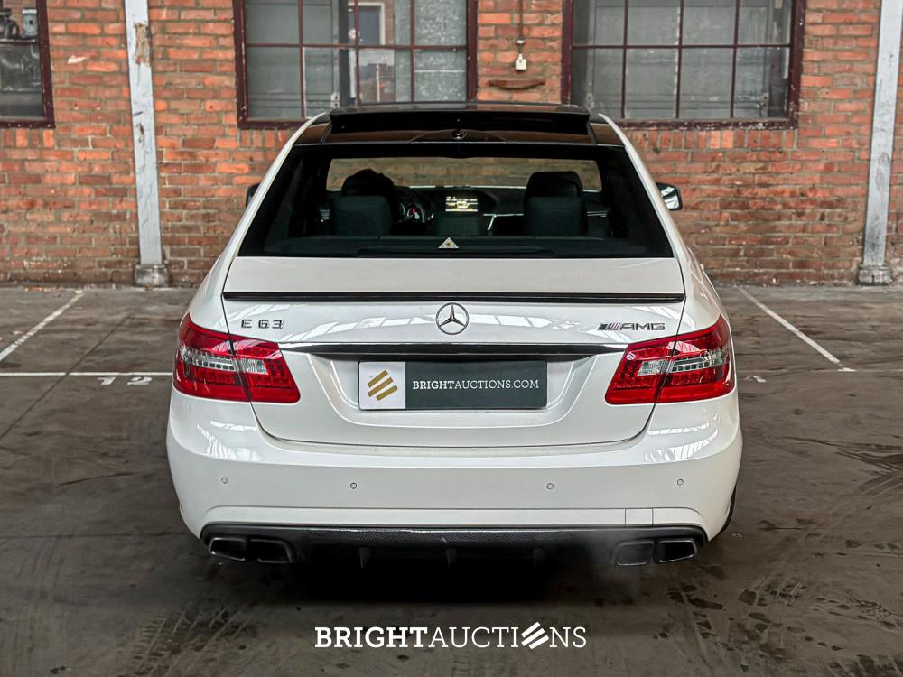 Mercedes-Benz E63 AMG 6.3 V8 -CARBON- 525pk 2010 (Origineel-NL), 47-LKB-6