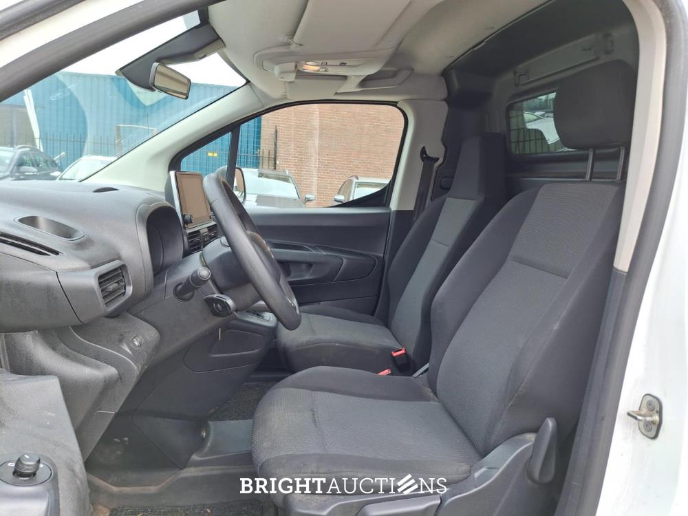 Citroen Berlingo 1.5 BlueHDI Club XL 99 pk 2021, VKR-08-B