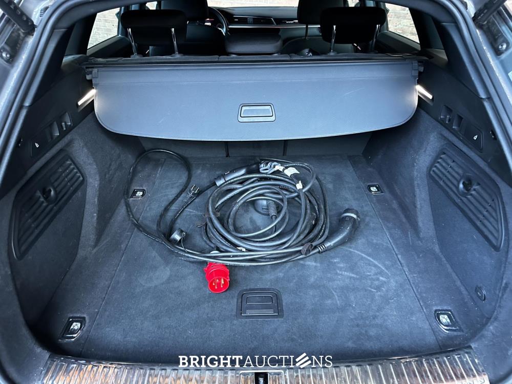 Audi e-tron 55 quattro Advanced edition 95 kWh 408pk 2021 (Origineel-NL+1e eigenaar), N-206-TT