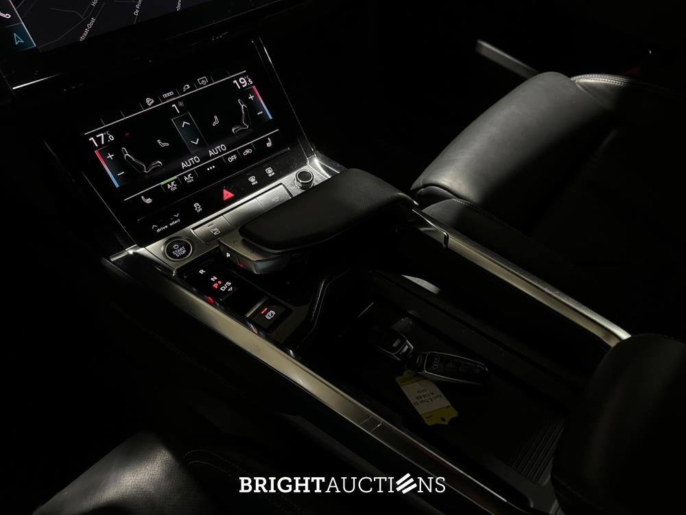 Audi e-tron 55 Quattro S Edition 95 kWh 408pk 2022 (Origineel-NL+1e eigenaar), R-708-BR
