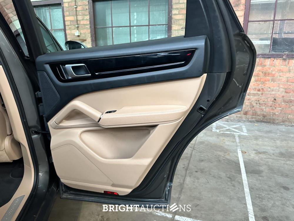 Porsche Cayenne Coupe 3.0 V6 E-Hybrid Sport-Chrono 462pk 2020, GTF-64-G
