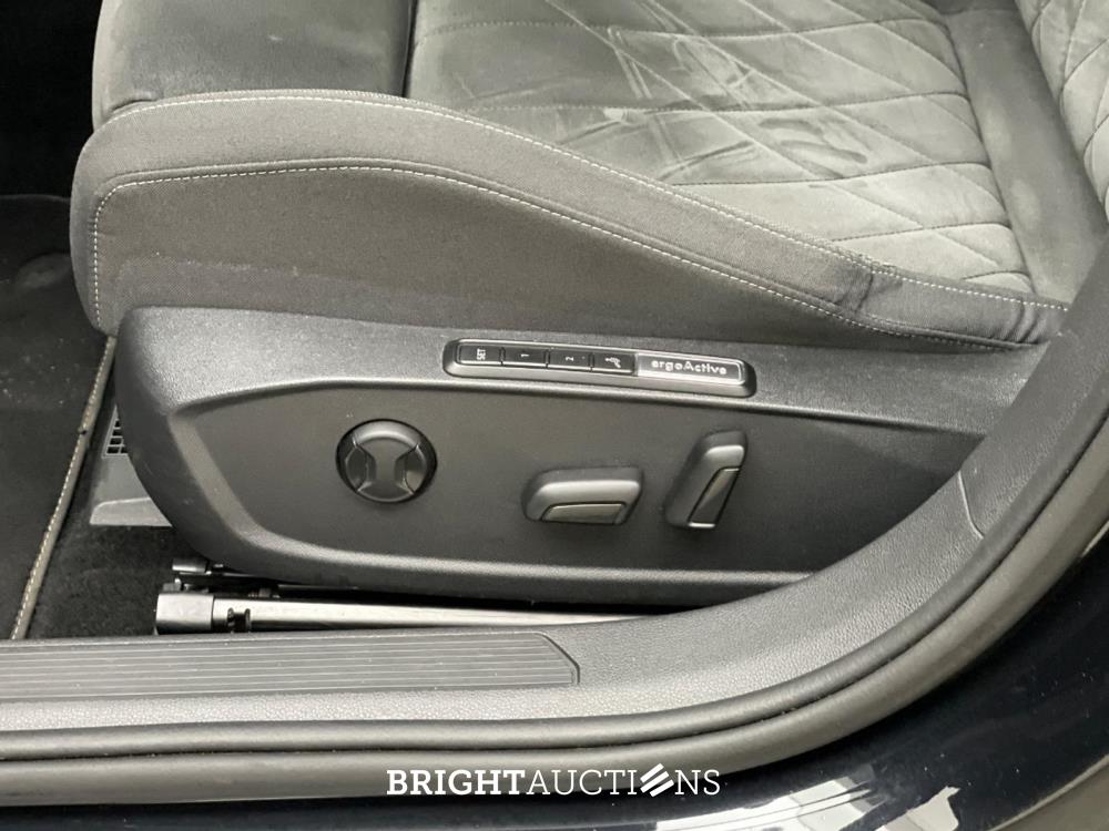 Volkswagen Golf eTSI Style 1.5 150pk 2020, X-368-TL