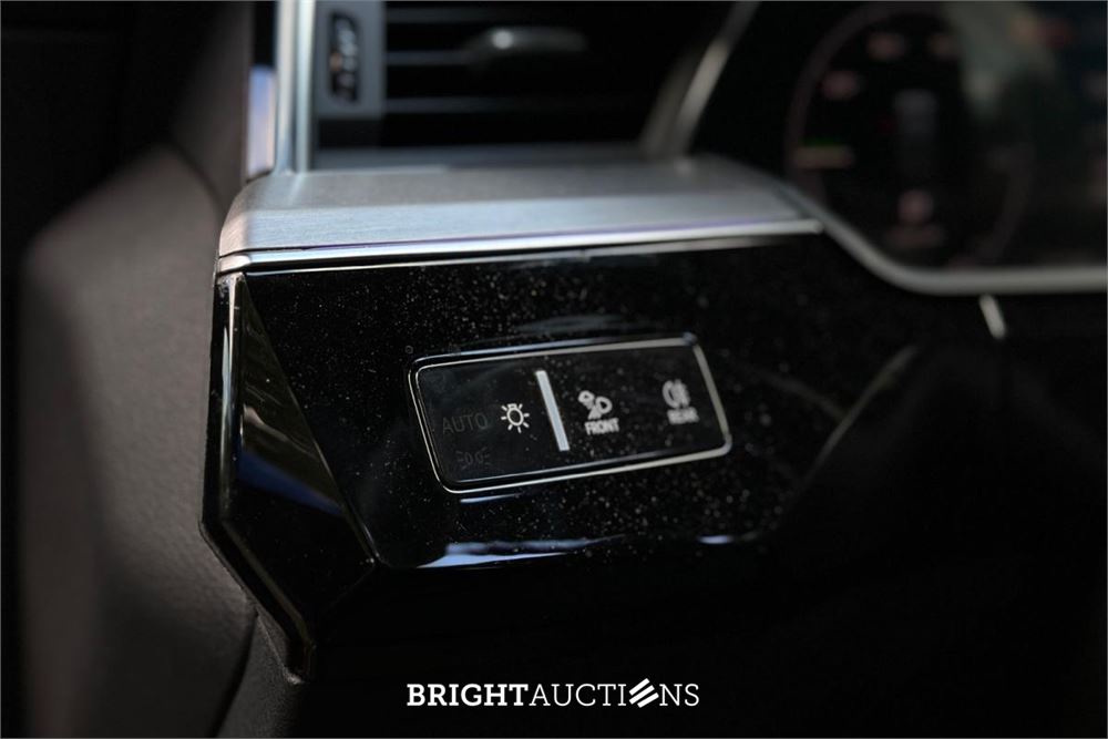 Audi e-tron Sportback 50 S edition Quattro 71 kWh 313pk 2021, T-261-RR